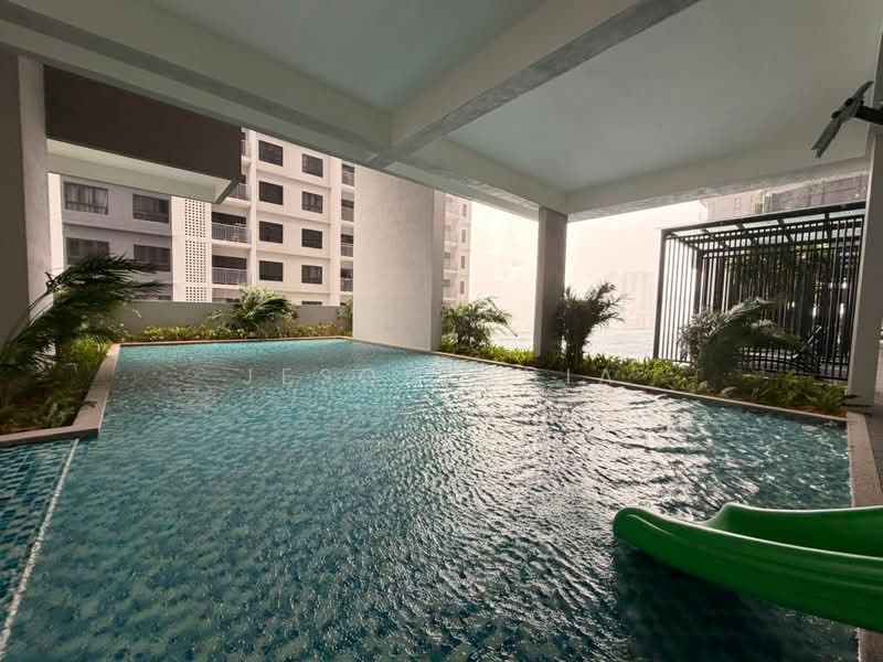 Kondominium untuk Dijual di Nestree Residence - Jeson Chia - Pool - PropertyGuru.com.my
