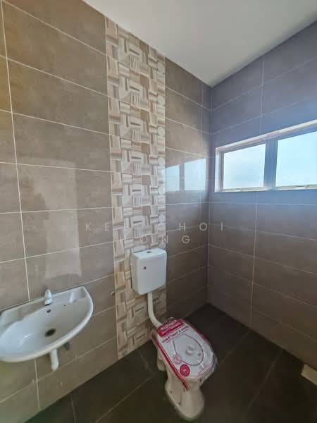 Rumah Teres 2 Tingkat untuk Dijual di Sitiawan (Perak) - Kee Choi Hong - Bathroom - PropertyGuru.com.my