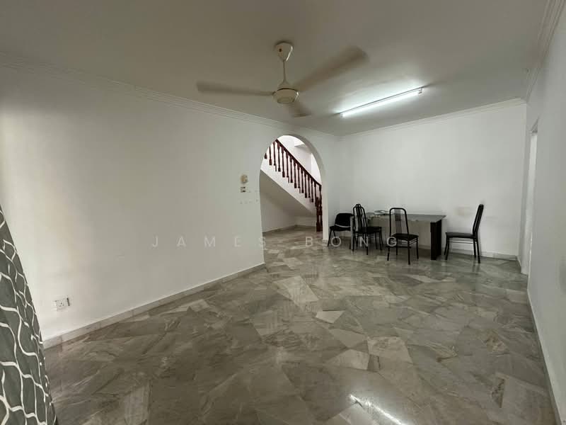 Rumah Banglo untuk Disewa di Taman Bukit Tiram (Ulu Tiram) - James Bong - Living Room - PropertyGuru.com.my