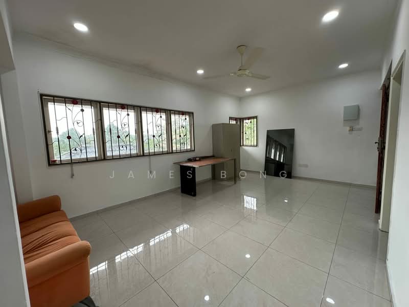 Rumah Banglo untuk Disewa di Taman Bukit Tiram (Ulu Tiram) - James Bong - Living Room - PropertyGuru.com.my