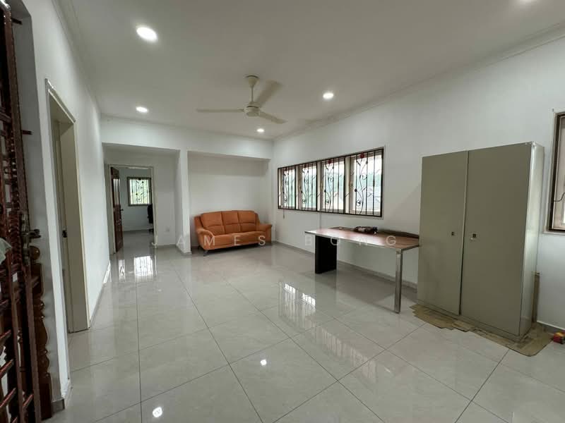 Rumah Banglo untuk Disewa di Taman Bukit Tiram (Ulu Tiram) - James Bong - Living Room - PropertyGuru.com.my