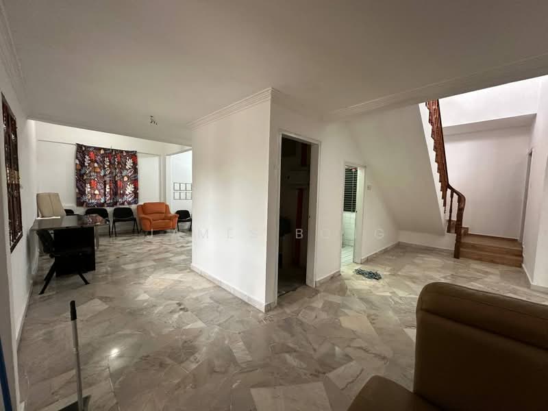 Rumah Banglo untuk Disewa di Taman Bukit Tiram (Ulu Tiram) - James Bong - Living Room - PropertyGuru.com.my