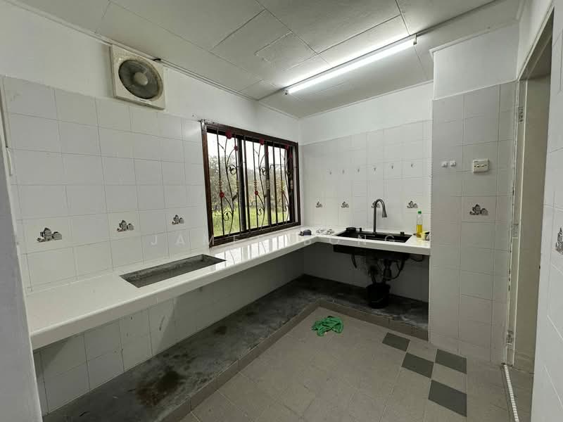 Rumah Banglo untuk Disewa di Taman Bukit Tiram (Ulu Tiram) - James Bong - Kitchen - PropertyGuru.com.my