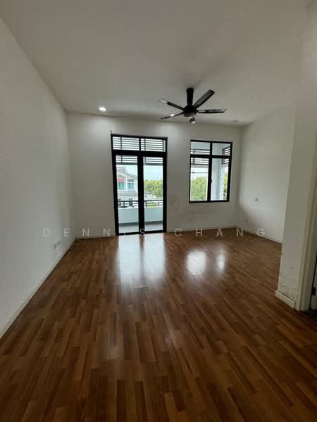 Rumah Teres 2-Tingkat untuk Dijual di Eco Majestic (Semenyih) - Dennis Chang - Living Room - PropertyGuru.com.my