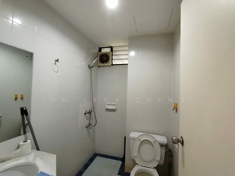 Pangsapuri untuk Dijual di Desa Bella - Lim Seok Cheng - Bathroom - PropertyGuru.com.my