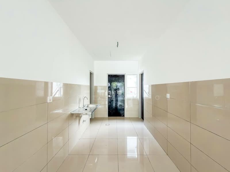 Rumah Teres 2 Tingkat untuk Dijual di Semenyih (Selangor) - Izzat Zamros - Kitchen - PropertyGuru.com.my