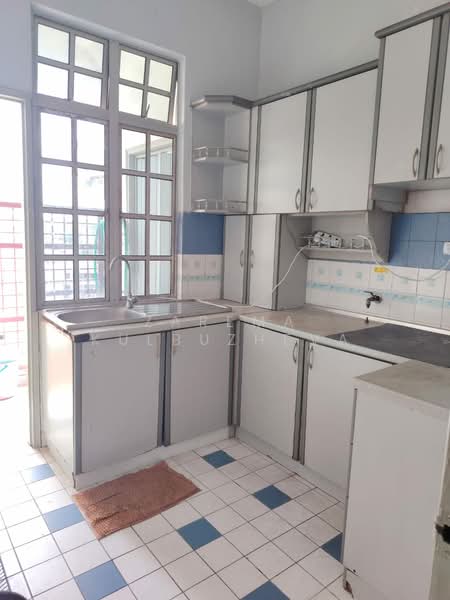Kondominium untuk Dijual di Fajar Ria @ Pantai - Zarema Kulbuzheva - Kitchen - PropertyGuru.com.my