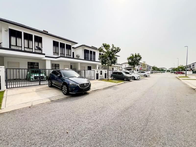 Rumah Teres 2 Tingkat untuk Dijual di Eco Grandeur (Puncak Alam) - Izzat Zamros - Exterior - PropertyGuru.com.my