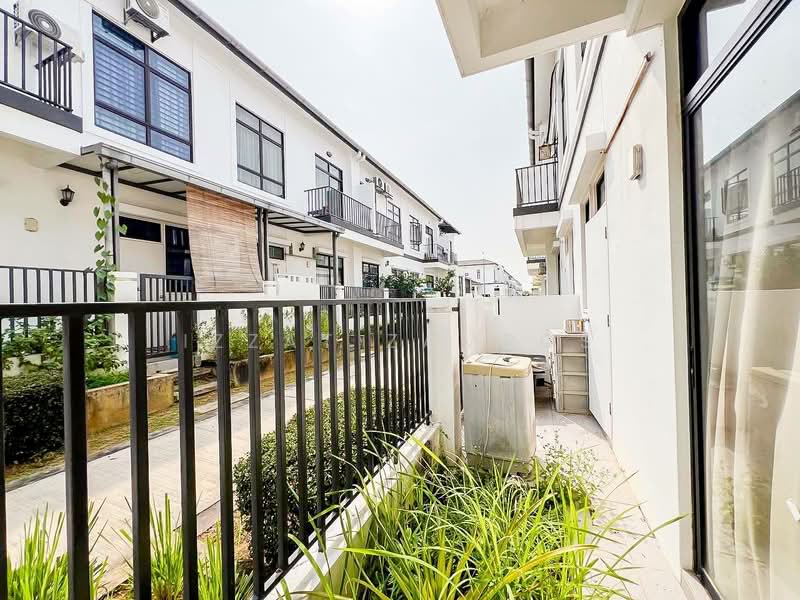Rumah Teres 2 Tingkat untuk Dijual di Eco Grandeur (Puncak Alam) - Izzat Zamros - Exterior - PropertyGuru.com.my