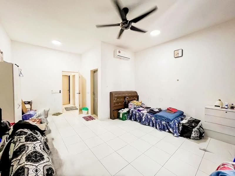 Rumah Teres 2 Tingkat untuk Dijual di Eco Grandeur (Puncak Alam) - Izzat Zamros - Bedroom - PropertyGuru.com.my