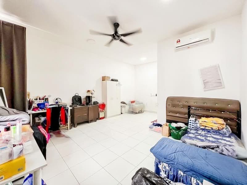 Rumah Teres 2 Tingkat untuk Dijual di Eco Grandeur (Puncak Alam) - Izzat Zamros - Bedroom - PropertyGuru.com.my