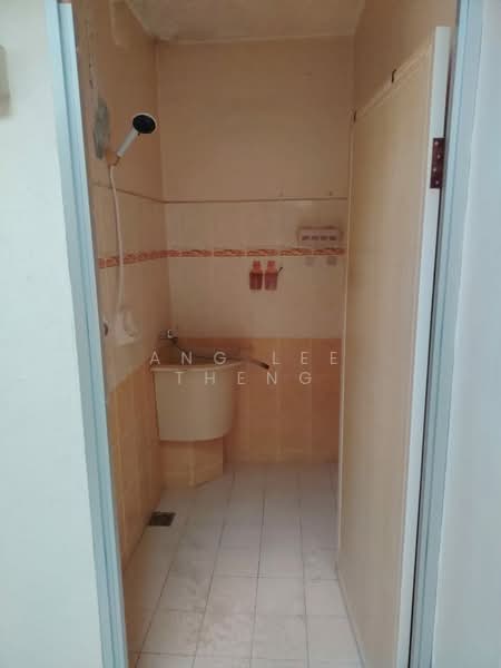 Rumah Teres 1 Tingkat untuk Dijual di Jelutong (Penang) - Ang Lee Theng - Bathroom - PropertyGuru.com.my