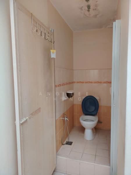 Rumah Teres 1 Tingkat untuk Dijual di Jelutong (Penang) - Ang Lee Theng - Bathroom - PropertyGuru.com.my