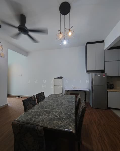 Rumah Bandar untuk Disewa di Bangi (Selangor) - Jamalatin Mesen - Dining Room - PropertyGuru.com.my