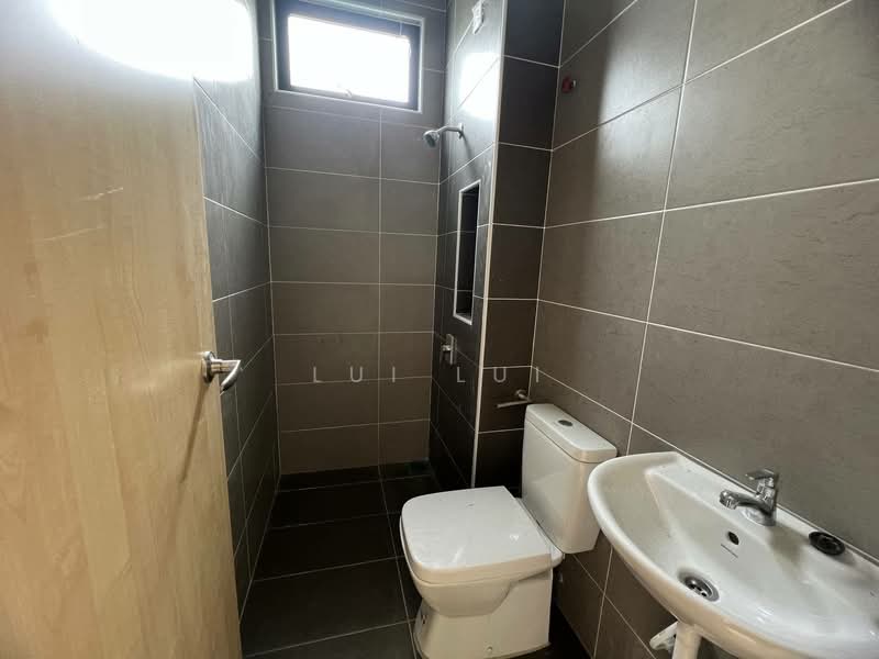 Rumah Kluster untuk Dijual di Kulai (Johor) - Lui Lui - Bathroom - PropertyGuru.com.my