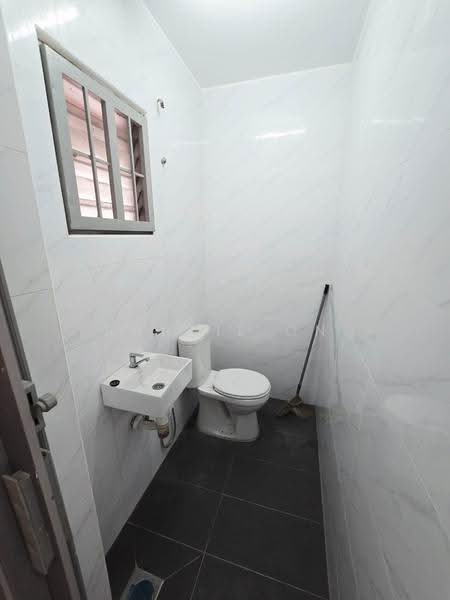 Rumah Bandar untuk Dijual di Taman Midah (Cheras) - Frankie Ong - Bathroom - PropertyGuru.com.my