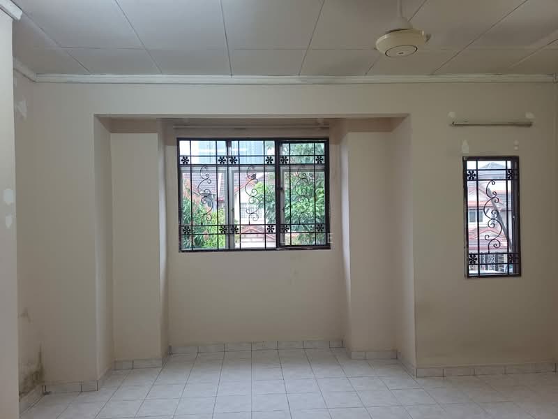Rumah Teres 2 Tingkat untuk Dijual di Taman Bukit Subang (Shah Alam) - HK Lee - PropertyGuru.com.my