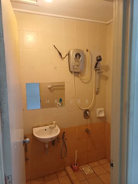 Rumah Teres 2 Tingkat untuk Dijual di Taman Bukit Subang (Shah Alam) - HK Lee - PropertyGuru.com.my