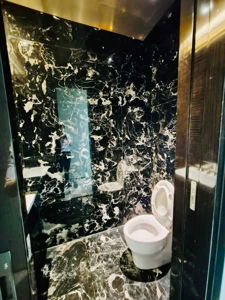 Service Residence for Sale at Four Seasons Place - Dacklin Lee - Bathroom - PropertyGuru.com.my