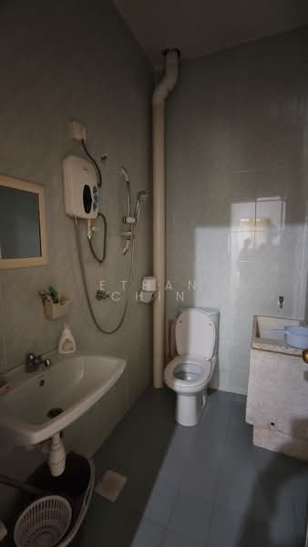 Rumah Teres 2 Tingkat untuk Dijual di Taman Danau Kota (Setapak) - Ethan Chin - Bathroom - PropertyGuru.com.my