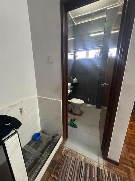 Rumah Teres 2 Tingkat untuk Dijual di Taman Setia Indah (Tebrau) - Lui Lui - Bathroom - PropertyGuru.com.my
