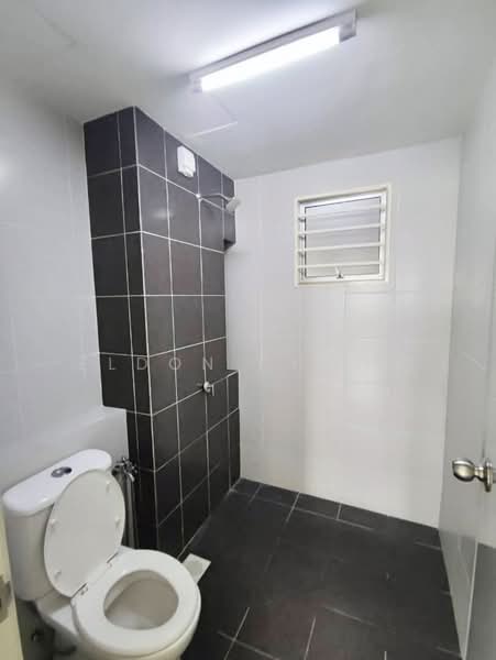 Pangsapuri untuk Disewa di D'Cerrum Apartment - Eldon Chong - Bathroom - PropertyGuru.com.my