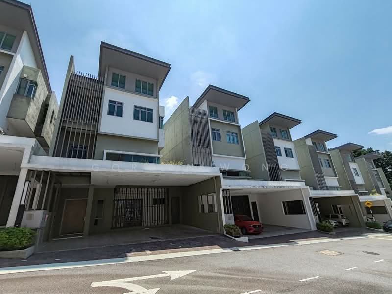 3.5-storey Terraced House for Sale in Bandar Putra Permai (Seri Kembangan) - Gordan Wong - Exterior - PropertyGuru.com.my