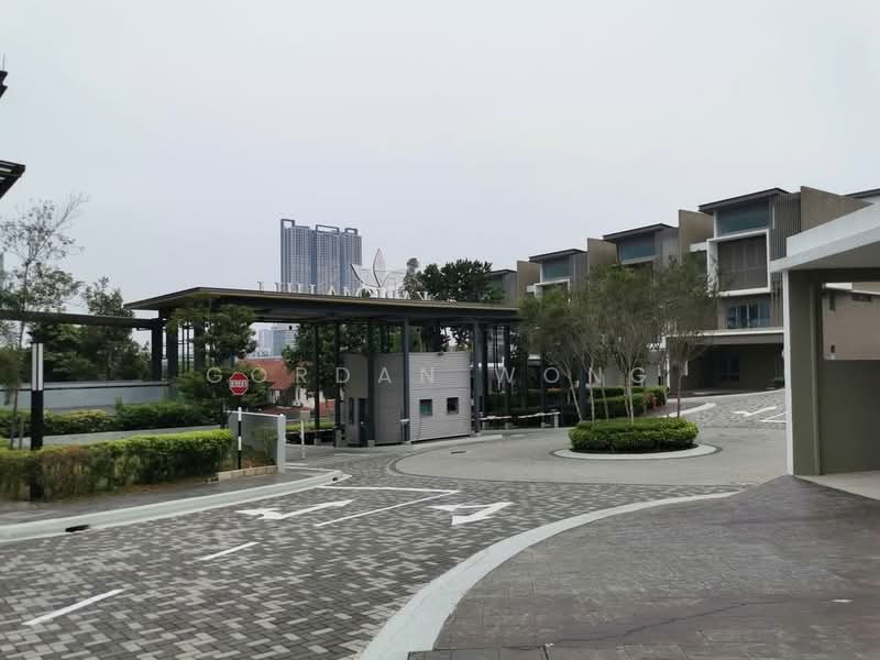 3.5-storey Terraced House for Sale in Bandar Putra Permai (Seri Kembangan) - Gordan Wong - Exterior - PropertyGuru.com.my