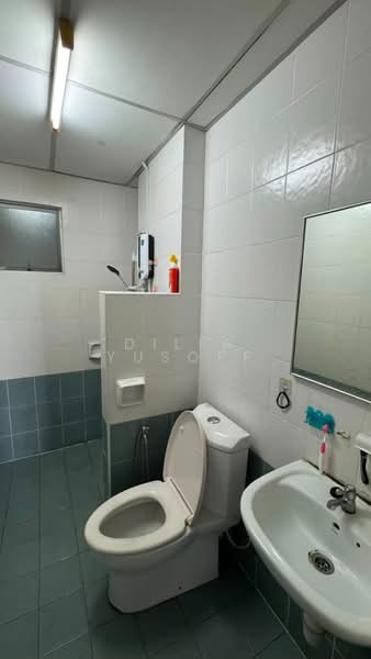 Kondominium untuk Dijual di Fortune Park (Suria Perdana) - DILLA YUSOFF - Bathroom - PropertyGuru.com.my