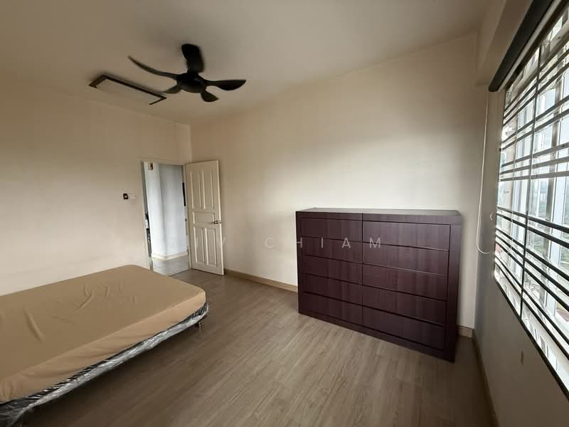 Pangsapuri untuk Dijual di Permas Ville Apartment - Ziv Chiam - Bedroom - PropertyGuru.com.my