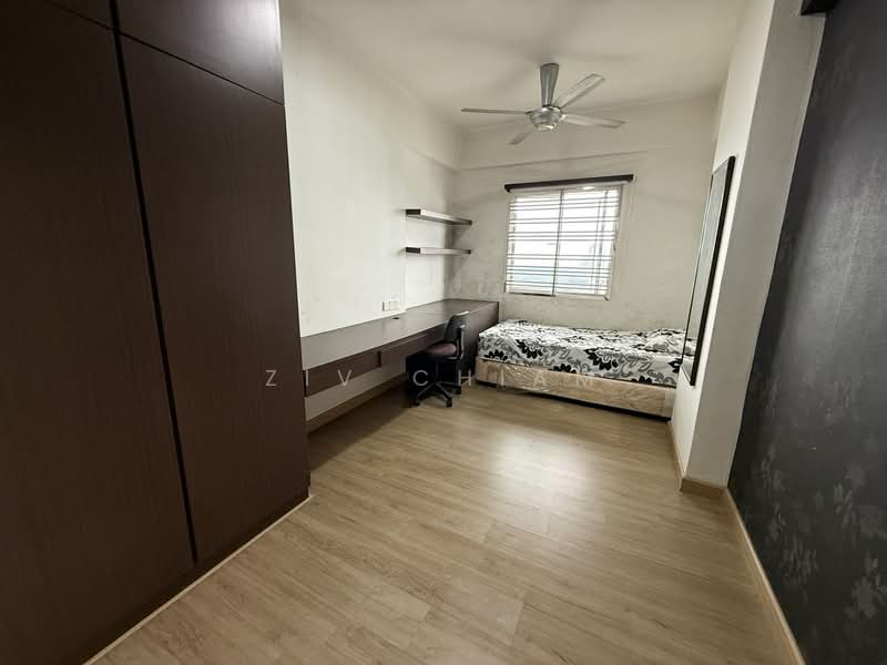 Pangsapuri untuk Dijual di Permas Ville Apartment - Ziv Chiam - Bedroom - PropertyGuru.com.my