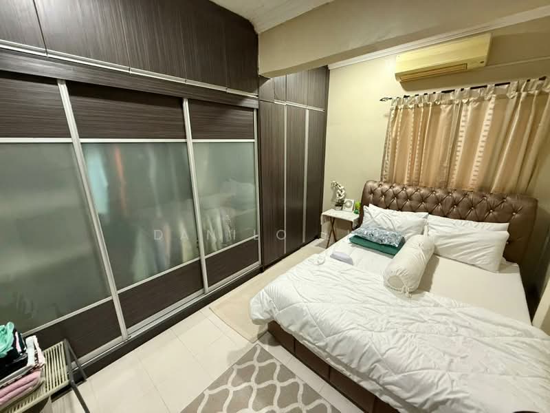 Rumah Teres 2 Tingkat untuk Dijual di Alam Damai (Cheras) - Danilo Lim - Bedroom - PropertyGuru.com.my