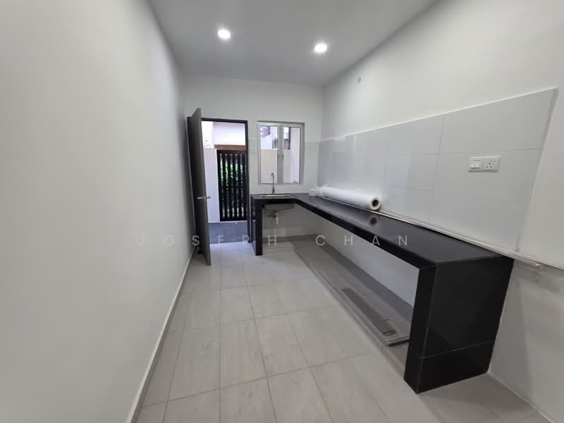 Rumah Bandar untuk Dijual di Seksyen 7 (Shah Alam) - Joseph Chan - Kitchen - PropertyGuru.com.my