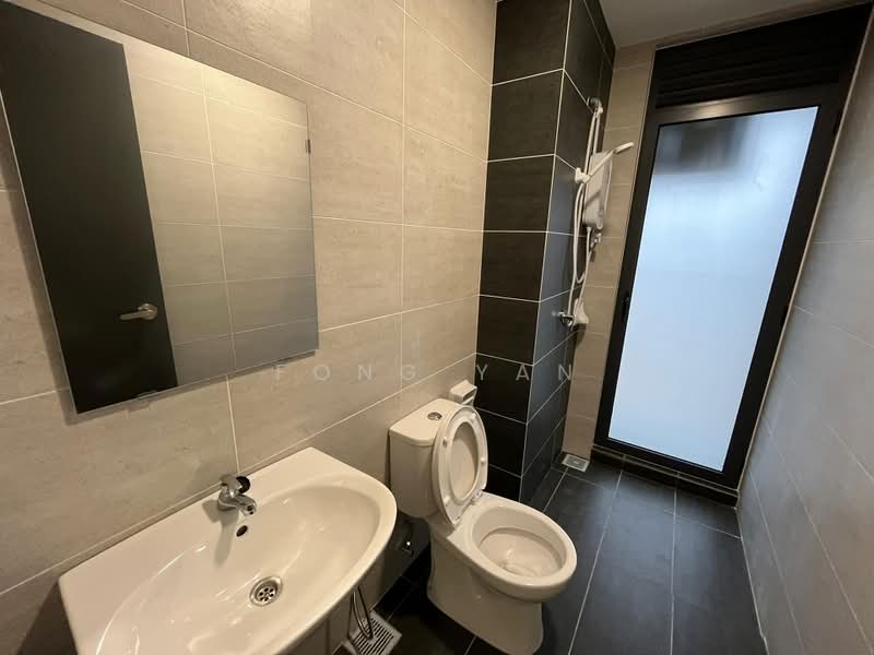 Servis Apartment untuk Disewa di EDUSENTRAL - Fong Yan - Bathroom - PropertyGuru.com.my