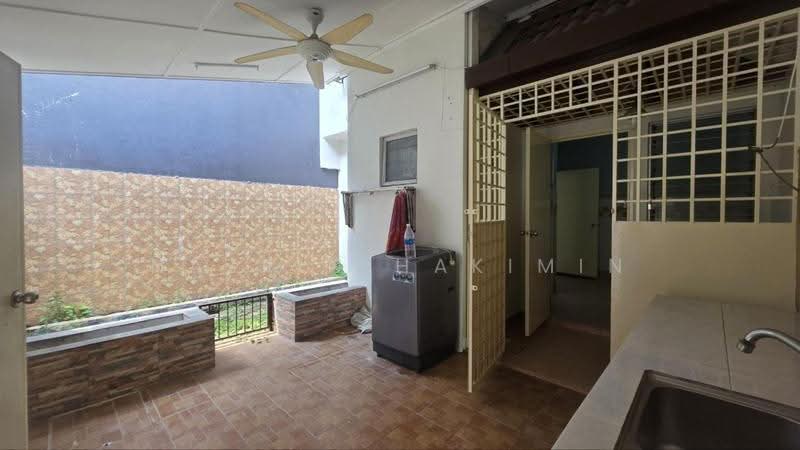 Rumah Teres untuk Dijual di Taman Bukit Subang (Shah Alam) - Nazrin Hakimin - PropertyGuru.com.my