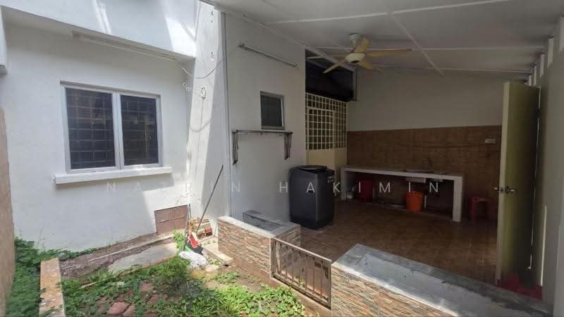 Rumah Teres untuk Dijual di Taman Bukit Subang (Shah Alam) - Nazrin Hakimin - PropertyGuru.com.my