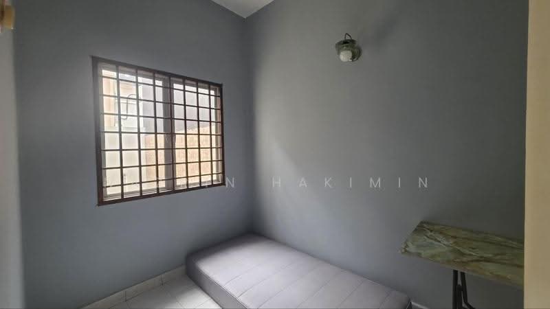 Rumah Teres untuk Dijual di Taman Bukit Subang (Shah Alam) - Nazrin Hakimin - PropertyGuru.com.my
