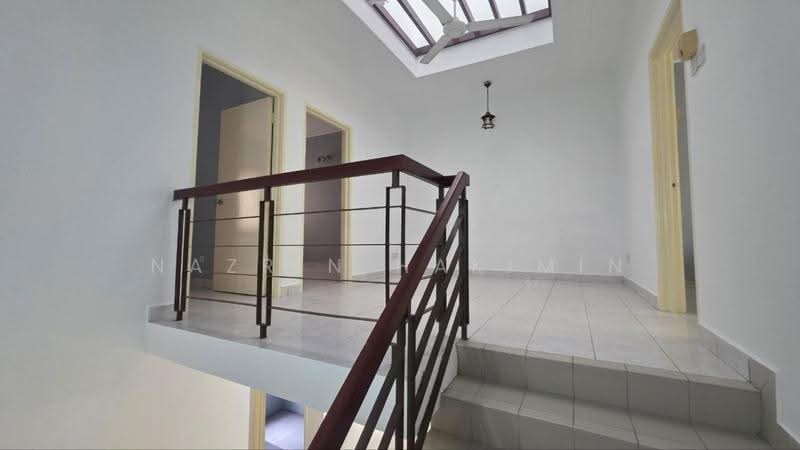 Rumah Teres untuk Dijual di Taman Bukit Subang (Shah Alam) - Nazrin Hakimin - PropertyGuru.com.my