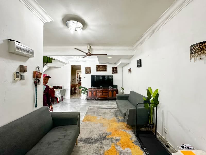 Rumah Teres 2 Tingkat untuk Dijual di Bandar Baru Selayang Fasa 2a (Selayang) - Azli Ibrahim - Living Room - PropertyGuru.com.my