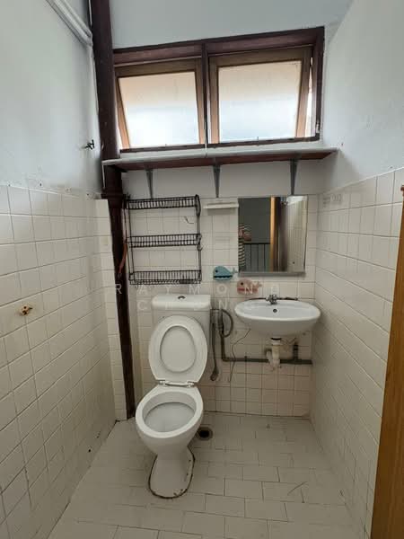 Rumah Teres 2 Tingkat untuk Dijual di Taman Mutiara Barat (Cheras) - Raymond Chong - Bathroom - PropertyGuru.com.my