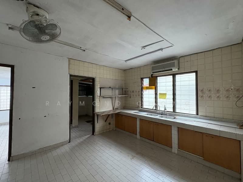 Rumah Teres 2 Tingkat untuk Dijual di Taman Mutiara Barat (Cheras) - Raymond Chong - Kitchen - PropertyGuru.com.my