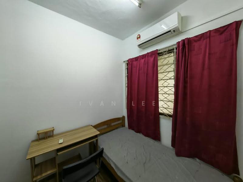 Rumah Teres 2-Tingkat untuk Dijual di Damansara Kim (Petaling Jaya) - Ivan Lee - Bedroom - PropertyGuru.com.my