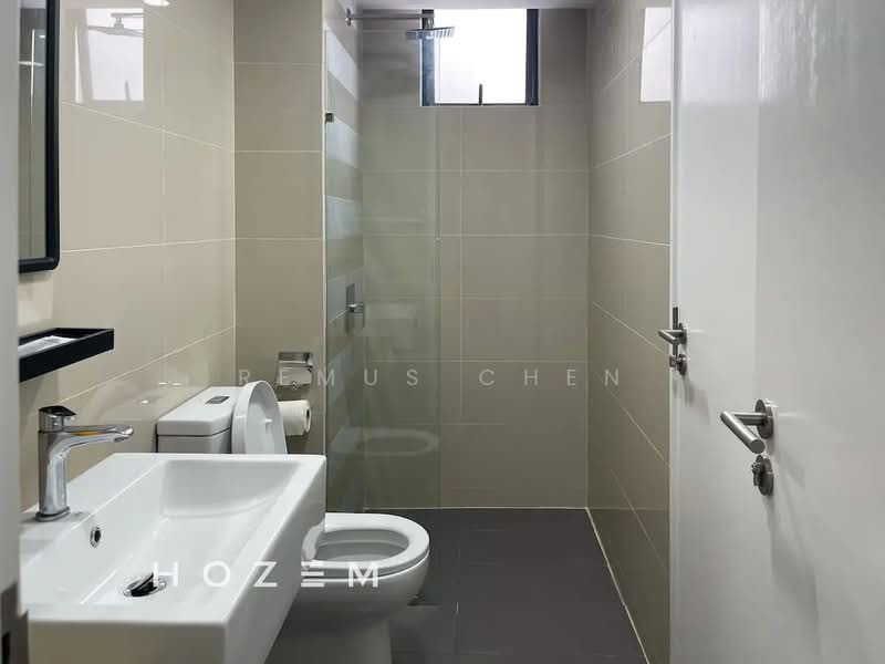 Servis Apartment untuk Disewa di United Point (Residensi Berpadu) - Remus Chen - Bathroom - PropertyGuru.com.my