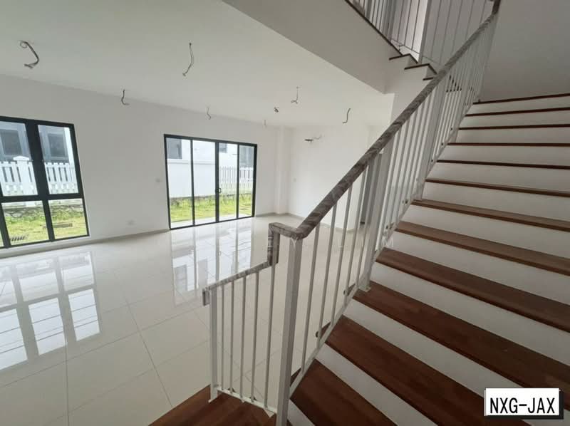 Semi-Detached House for Sale in Shah Alam (Selangor) - Cassey Lim - Living Room - PropertyGuru.com.my