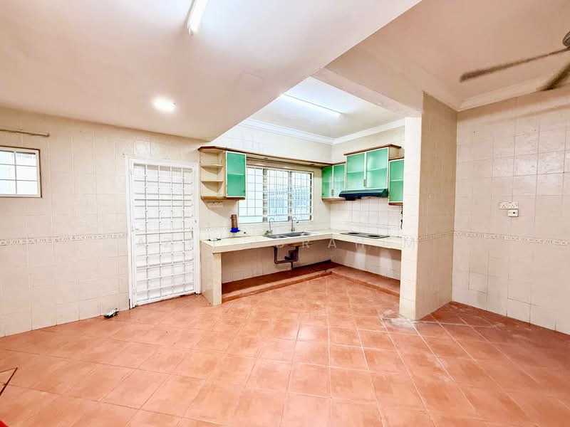 2-storey Terraced House for Sale in Taman Maju Satu (Kajang) - Azli Ibrahim - Kitchen - PropertyGuru.com.my