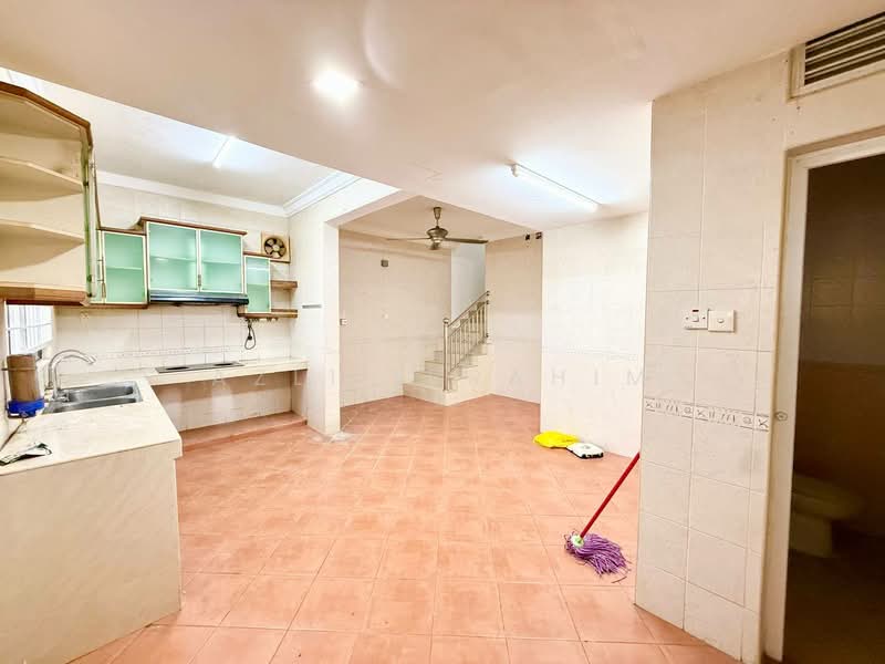 2-storey Terraced House for Sale in Taman Maju Satu (Kajang) - Azli Ibrahim - Kitchen - PropertyGuru.com.my