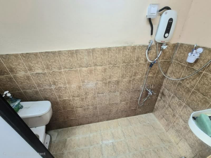 Rumah Teres 2 Tingkat untuk Dijual di Pandan Jaya (Ampang) - Gudrotullah Ikhwan - Bathroom - PropertyGuru.com.my