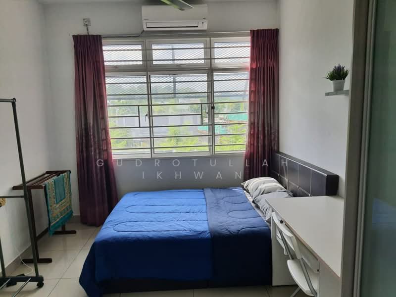 Kondominium untuk Disewa di Dwiputra Residences - Gudrotullah Ikhwan - Bedroom - PropertyGuru.com.my
