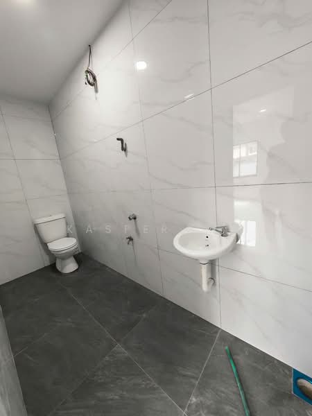 Rumah Teres 2 Tingkat untuk Dijual di Taman Bukit Jaya (Ulu Tiram) - Kasper Lee - Bathroom - PropertyGuru.com.my
