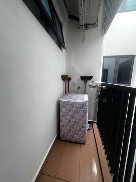 Servis Apartment untuk Disewa di Pacific Star - Nicholas Ooi - Balcony - PropertyGuru.com.my